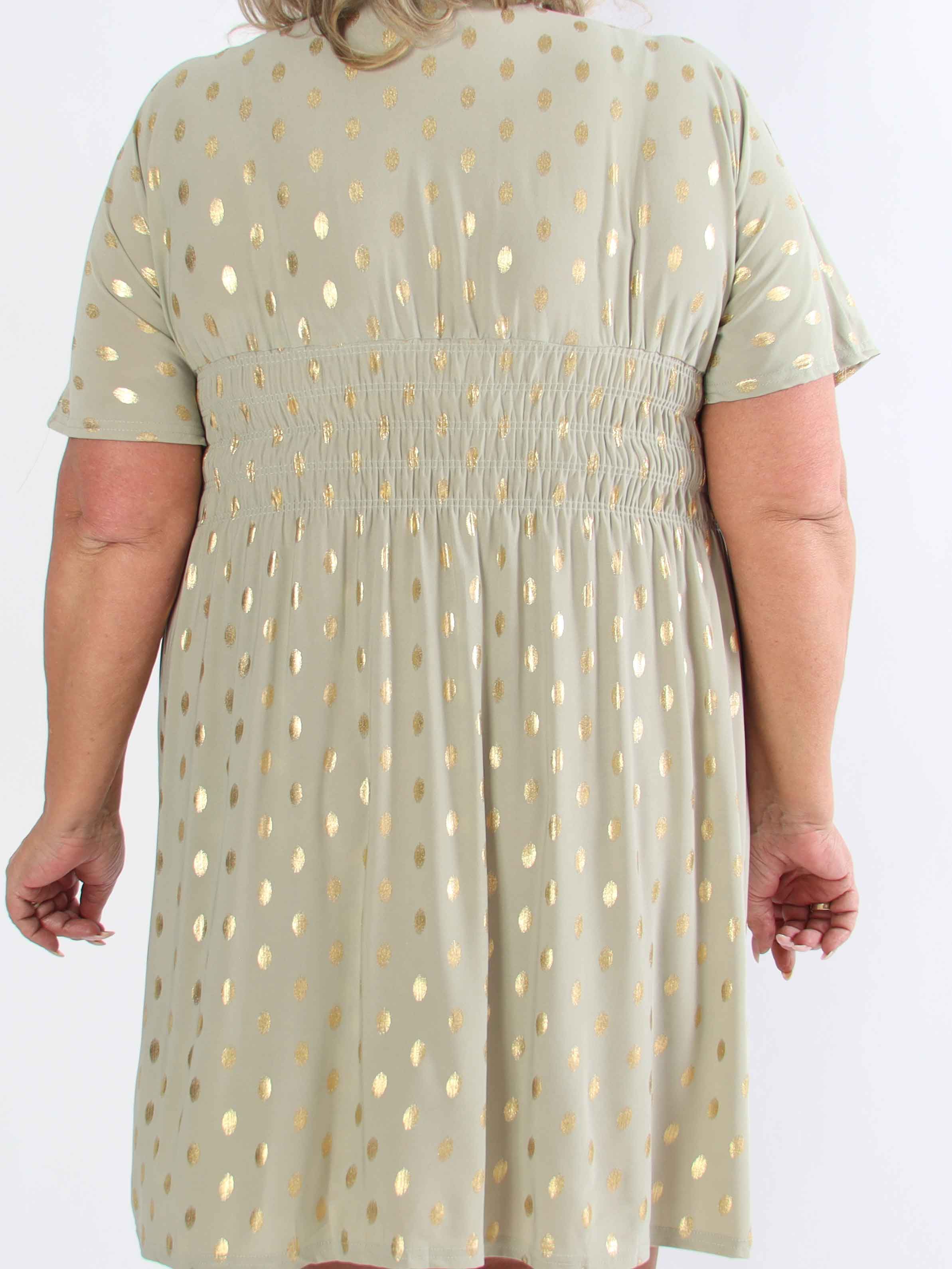 Pams Dot Short - Elastisk klänning i plus size med guldprickar